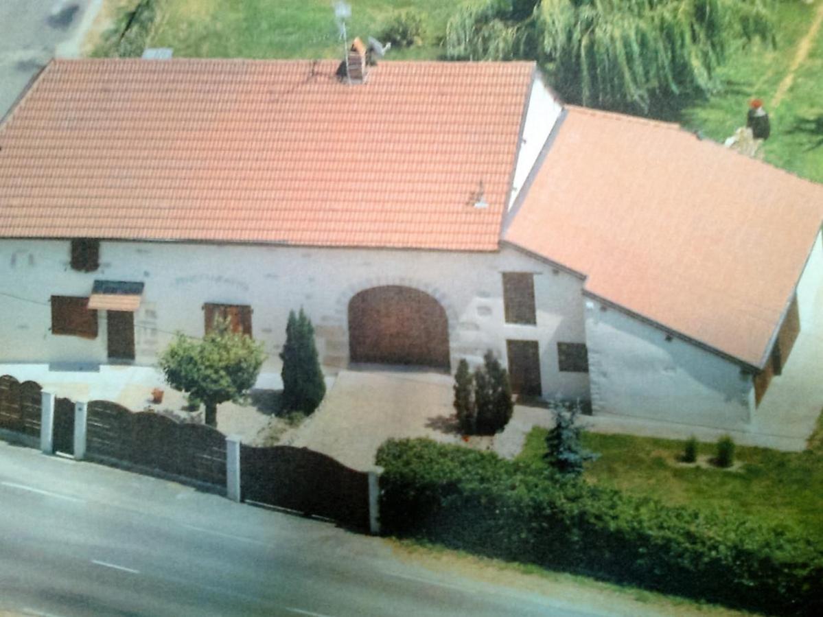 Studio A La Campagne Dans Corps De Ferme Renovee Chancey Exterior photo