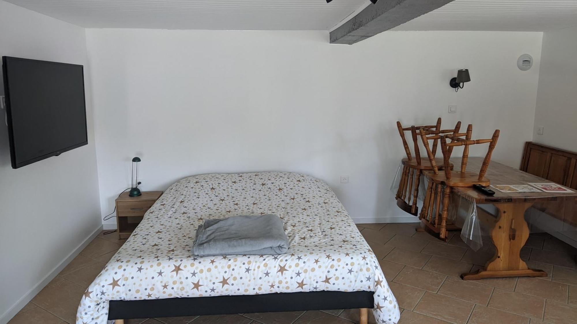 Studio A La Campagne Dans Corps De Ferme Renovee Chancey Room photo